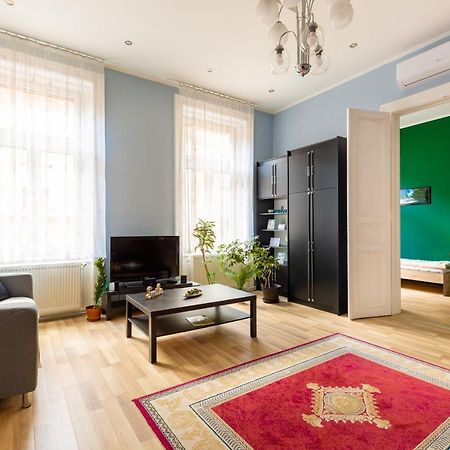 F24 Ferenc Apartment Budapest Luaran gambar