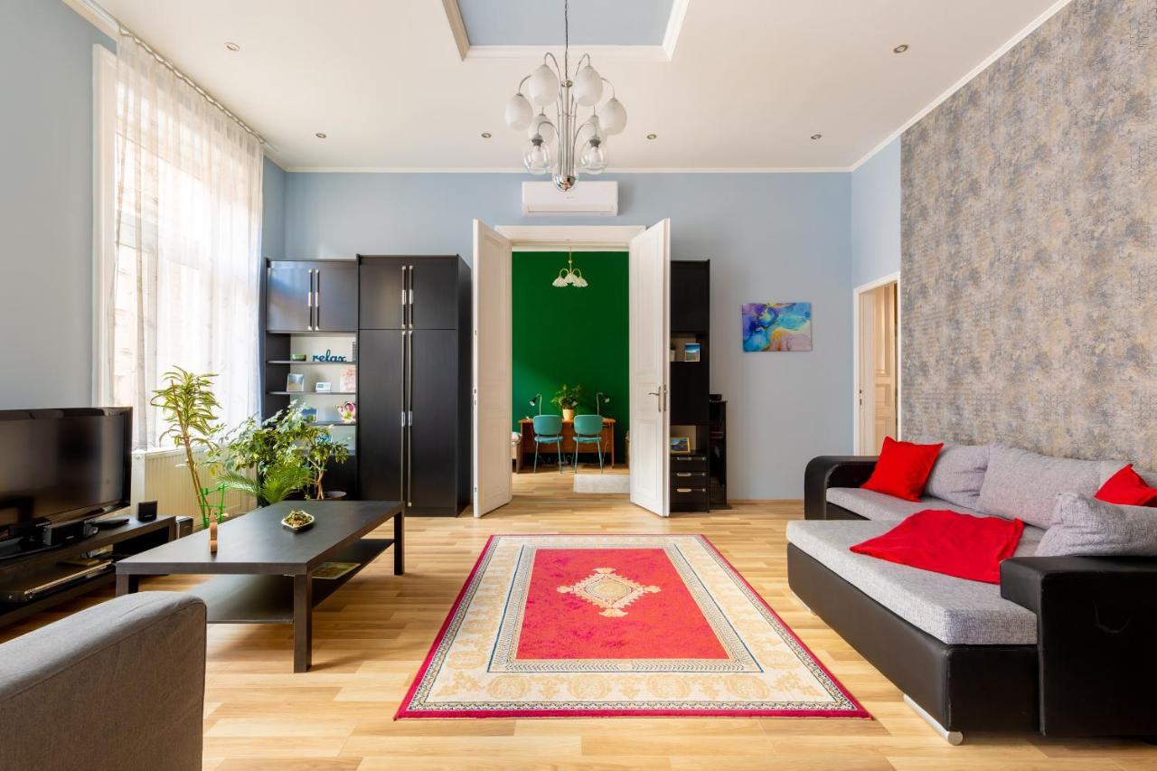 F24 Ferenc Apartment Budapest Luaran gambar