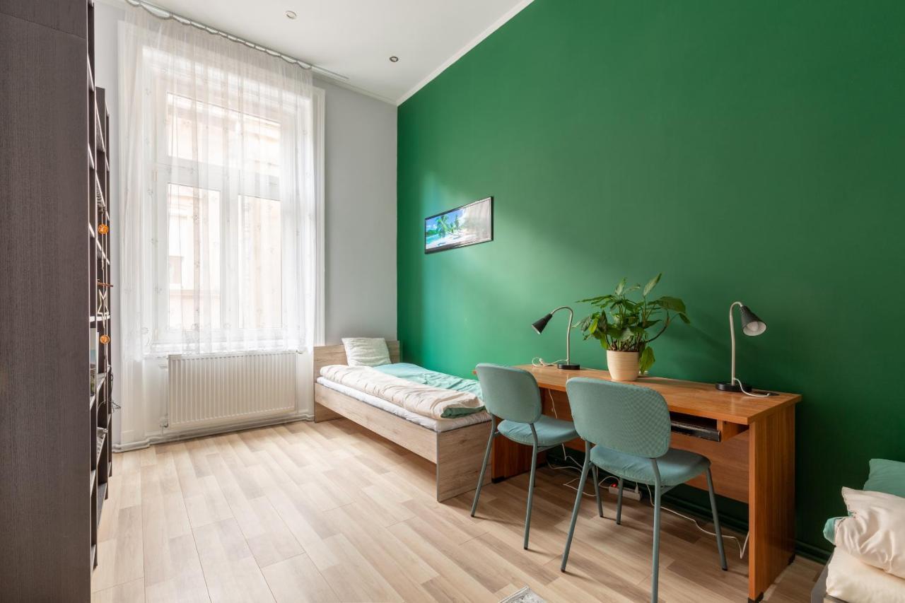 F24 Ferenc Apartment Budapest Luaran gambar