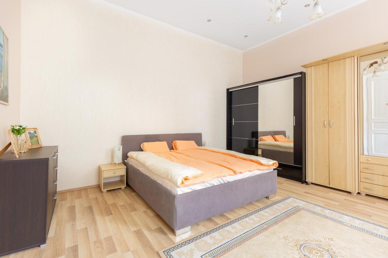 F24 Ferenc Apartment Budapest Luaran gambar