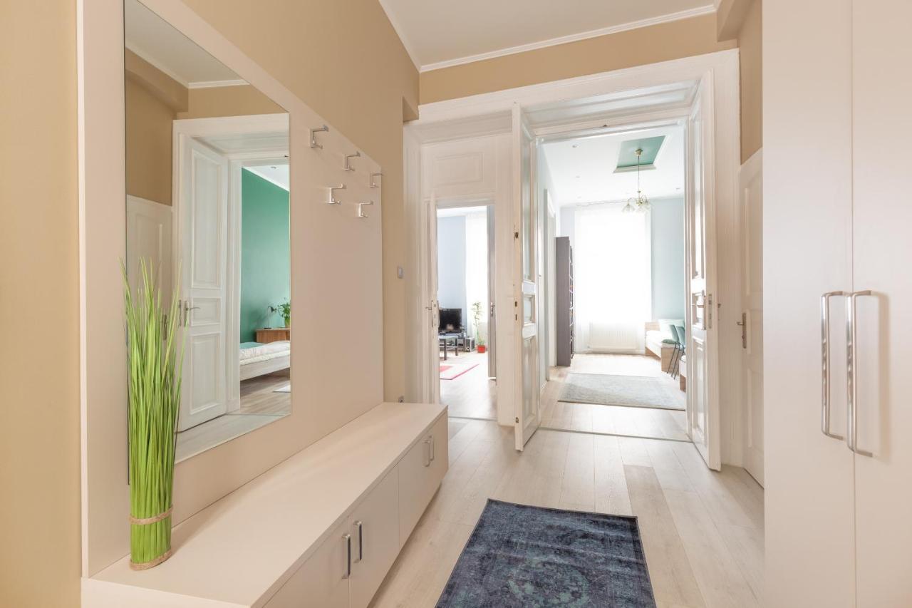 F24 Ferenc Apartment Budapest Luaran gambar
