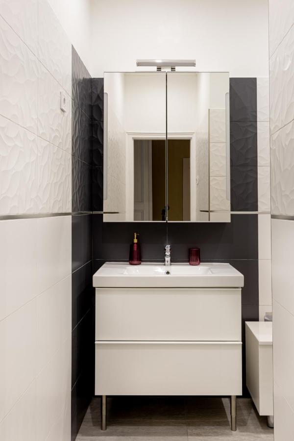 F24 Ferenc Apartment Budapest Luaran gambar