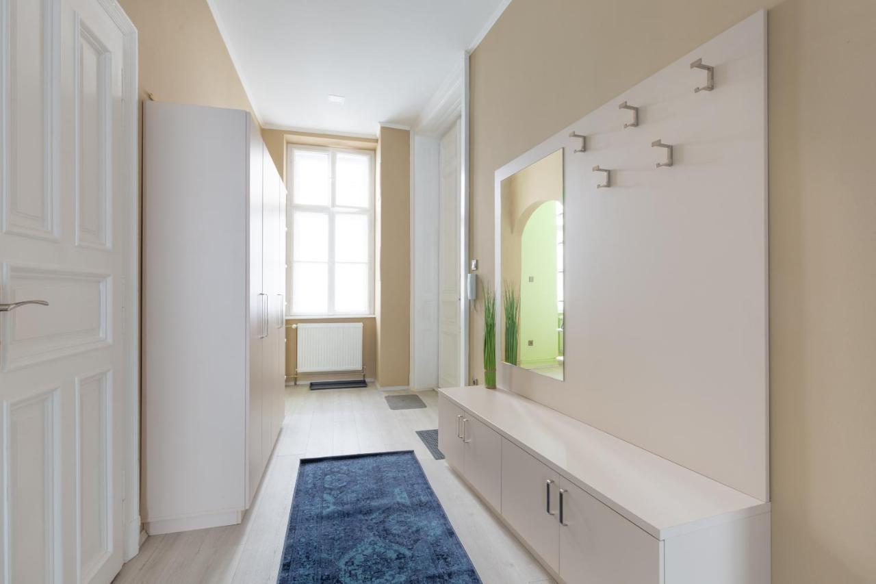 F24 Ferenc Apartment Budapest Luaran gambar